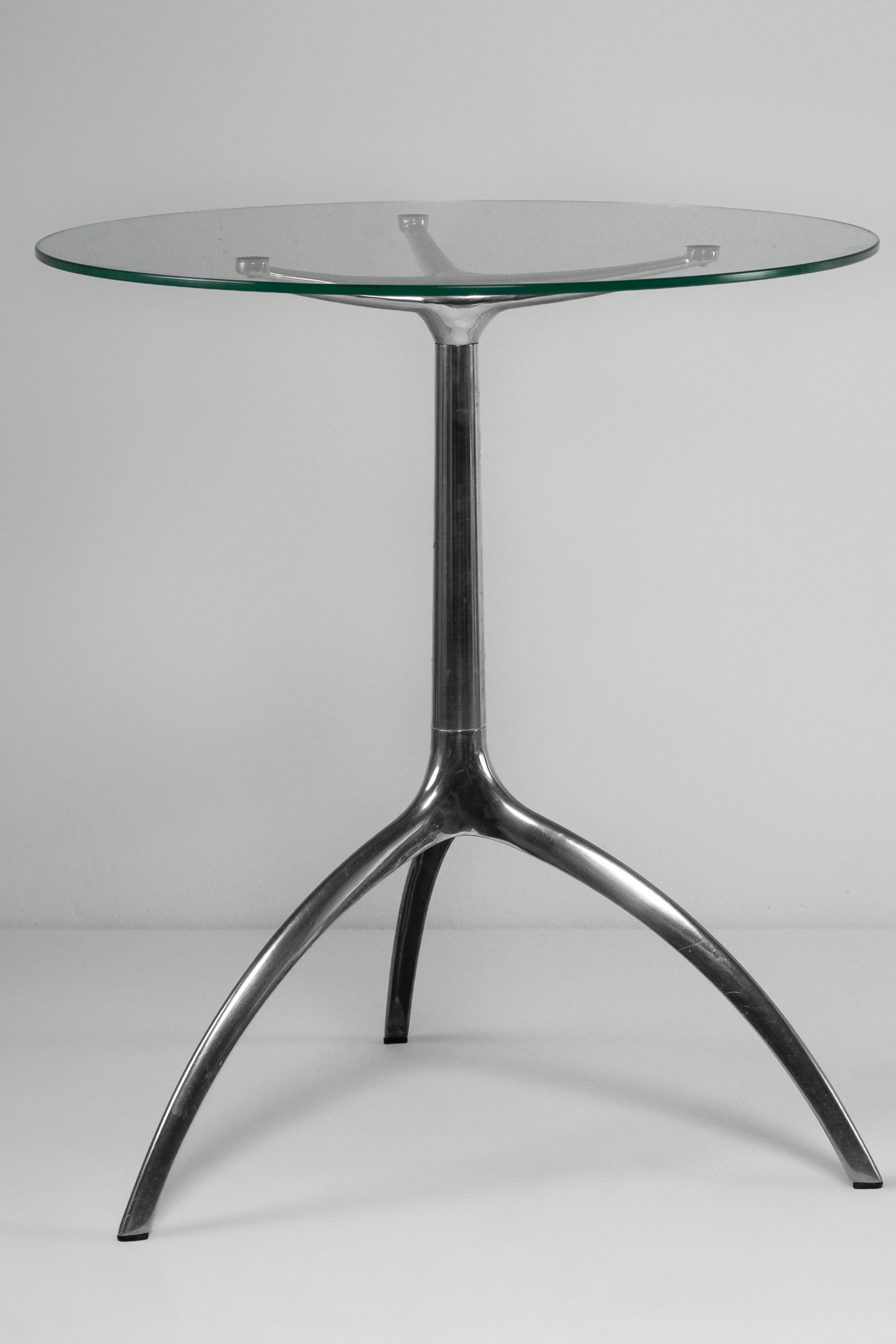 Pair of round coffee tables