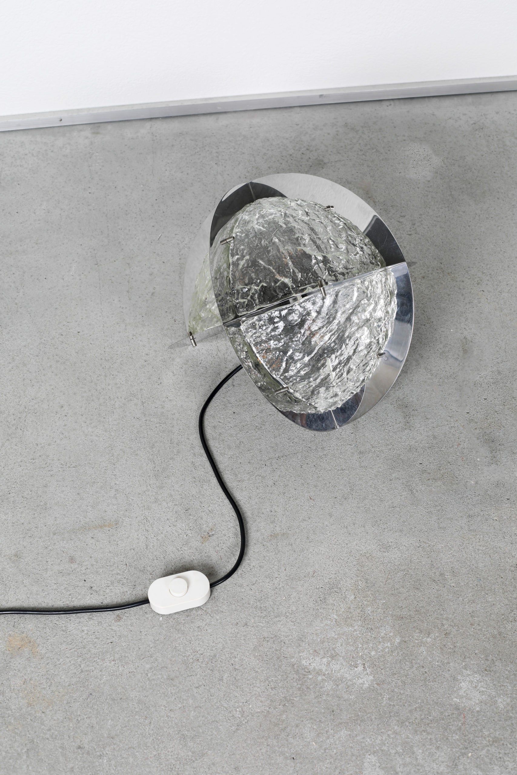 Globe Lamp
