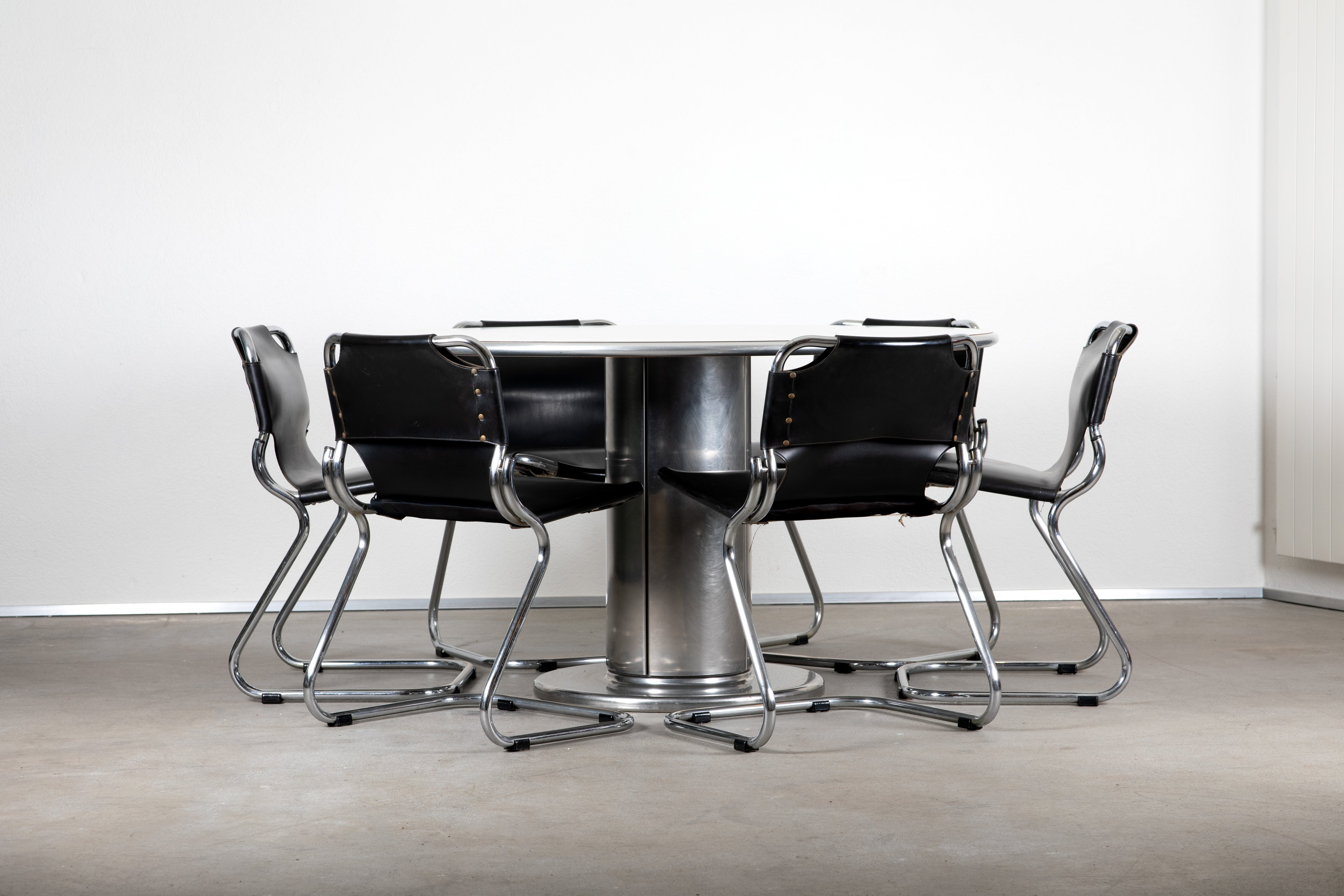 Chairs&Table