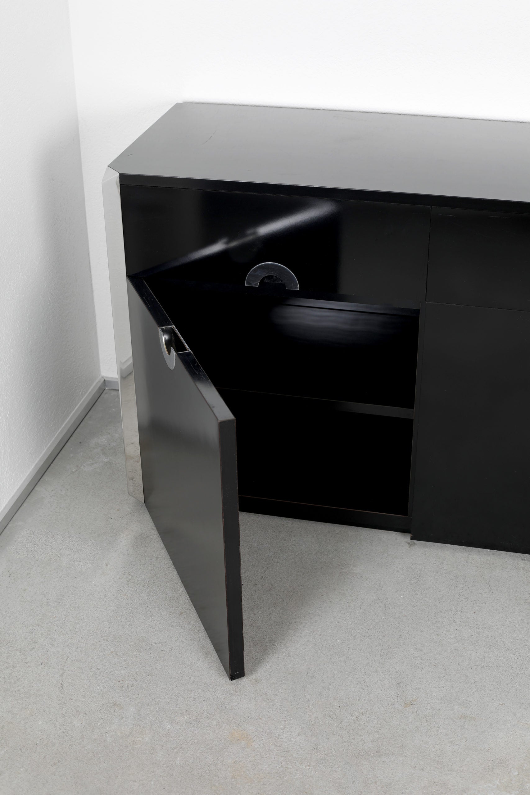 Willy Rizzo Black Sideboard