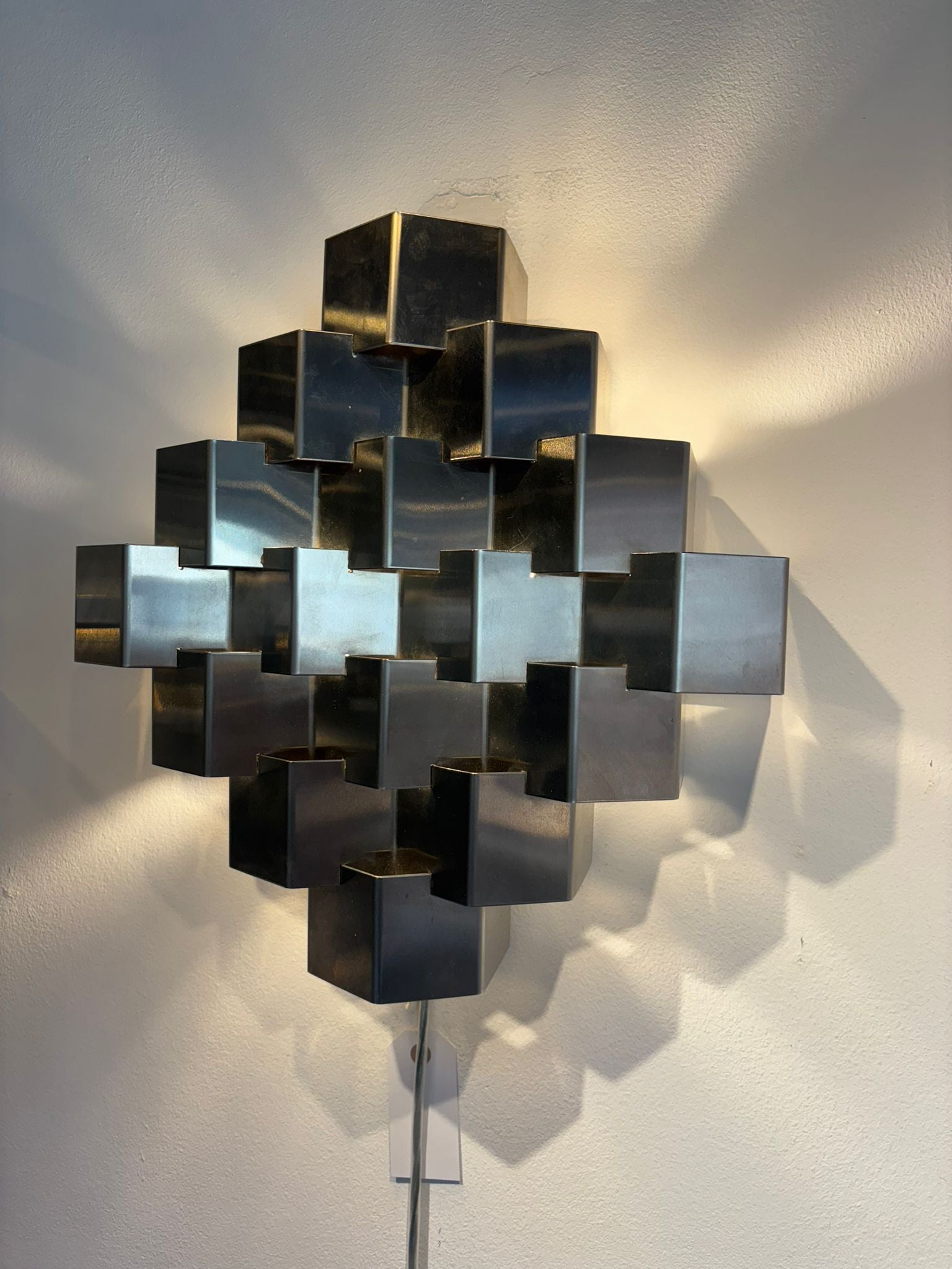 Diamond pattern Wall Sconce