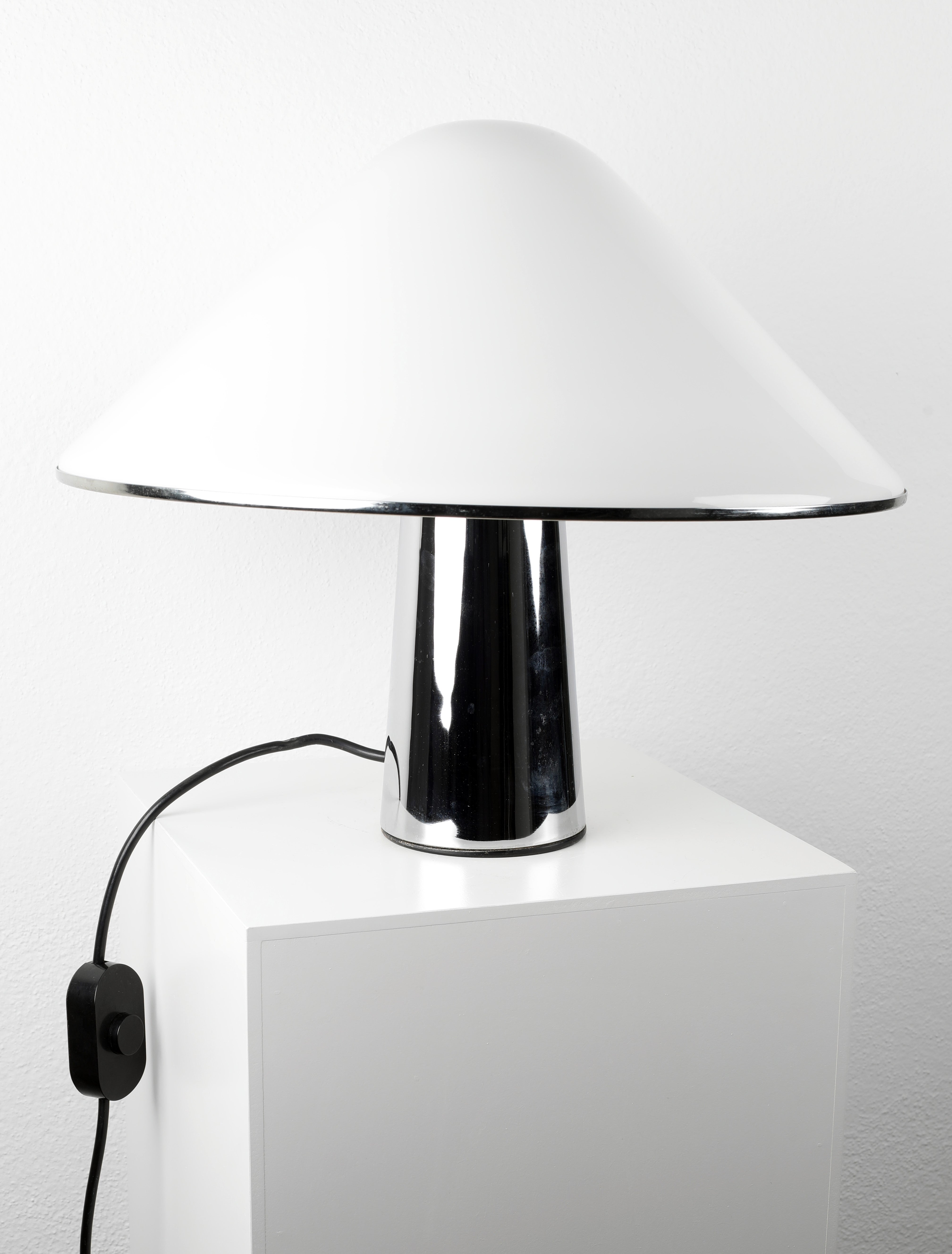 Mushroom-shaped Table Lamp
