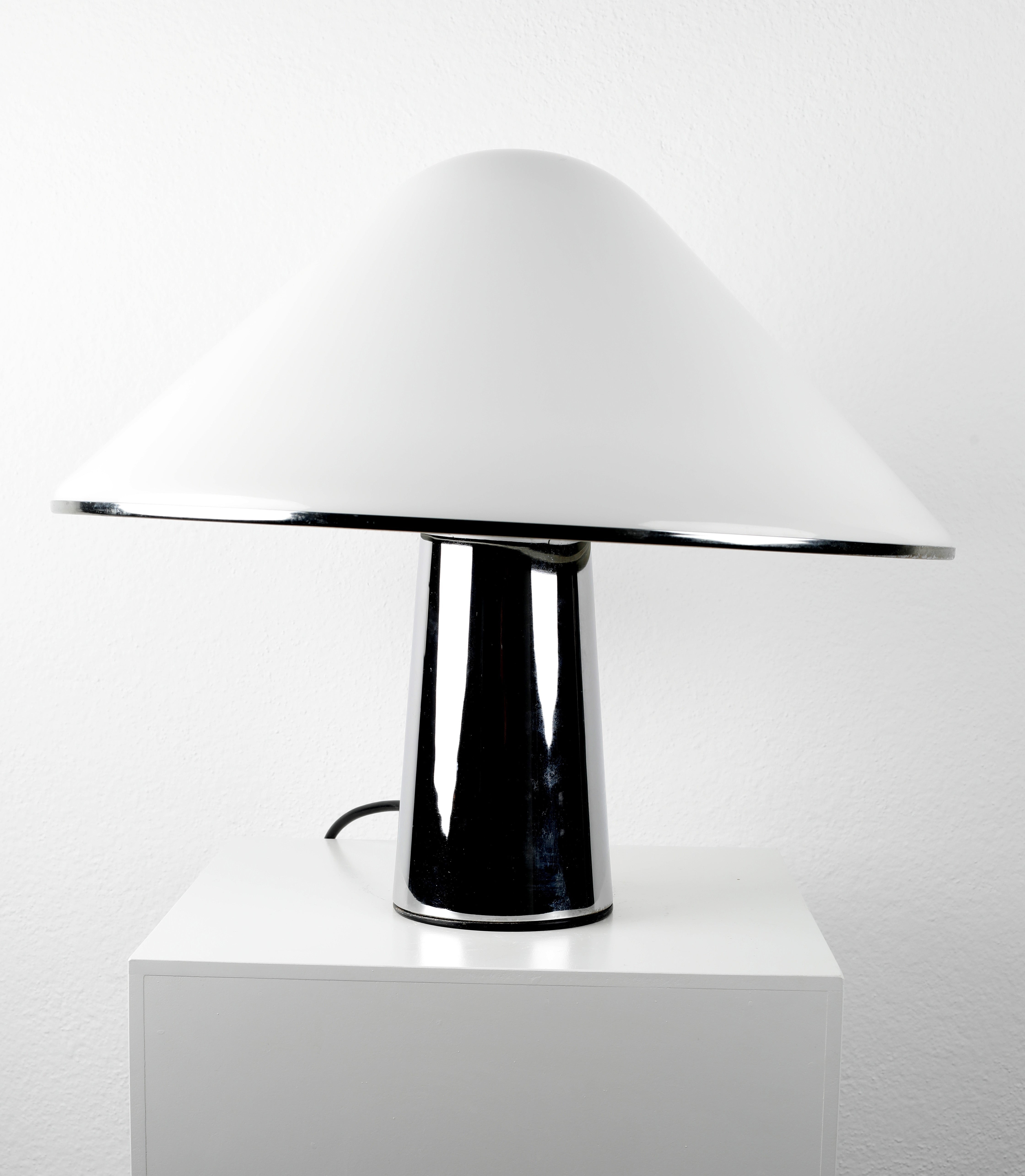 Mushroom-shaped Table Lamp