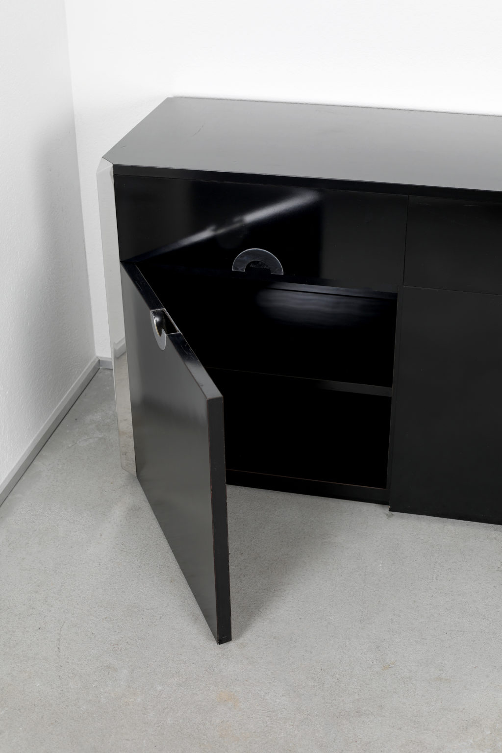 Willy Rizzo Black Sideboard